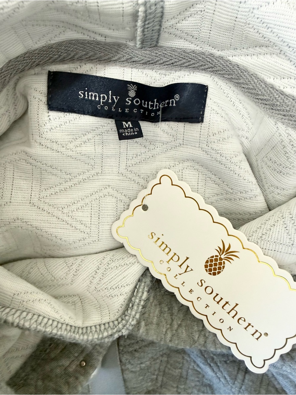 NWT Simply Southern Gray Quilted Crop Hoodie Bobbles and Beads Medium - Picture 4 of 7